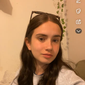 Babysitter in Noisy-le-Grand: Lena