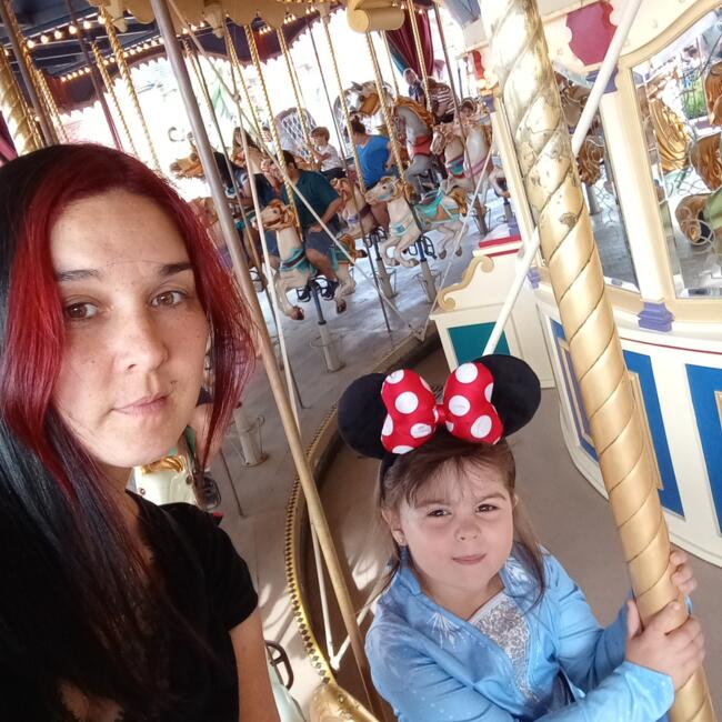 Job de garde d'enfants à Thiverny: Laetitia