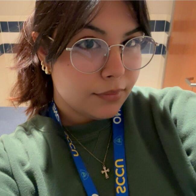 Babysitter in Palm Bay: Isabelle