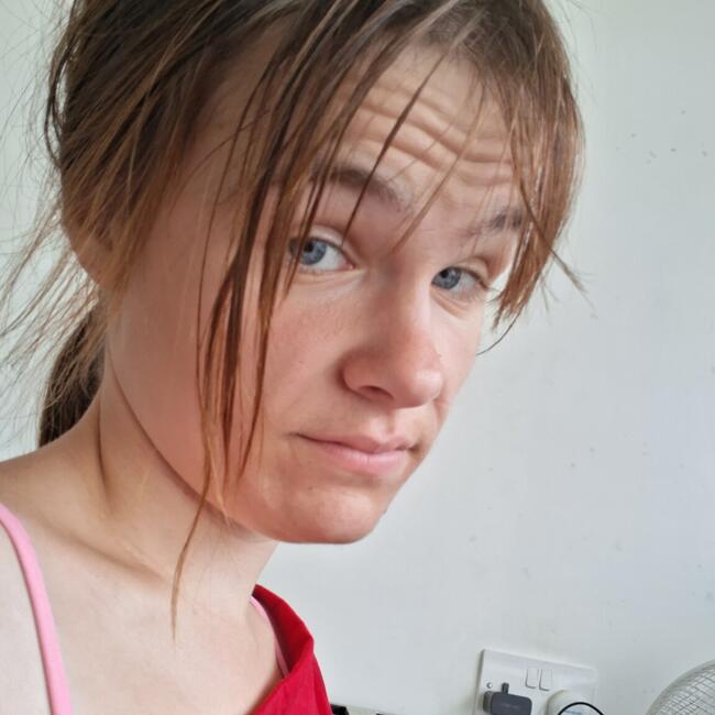 Babysitter in Chichester: Ellie