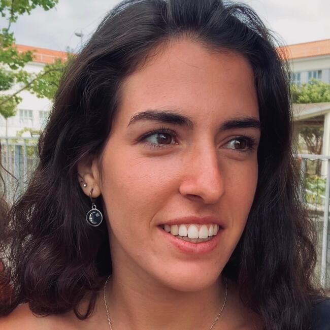 Babysitter in Oeiras: Francisca