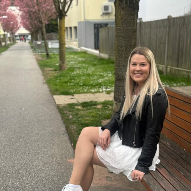 Babysitter in Kindberg: Celina