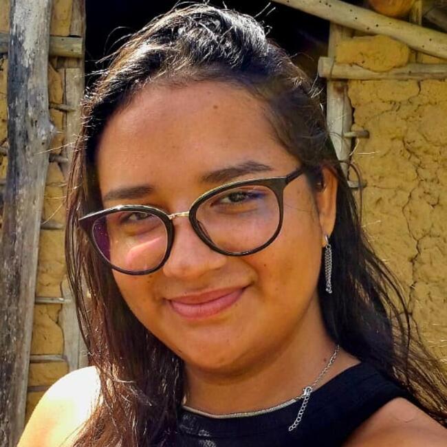 Babá em Aracaju: Alessandra