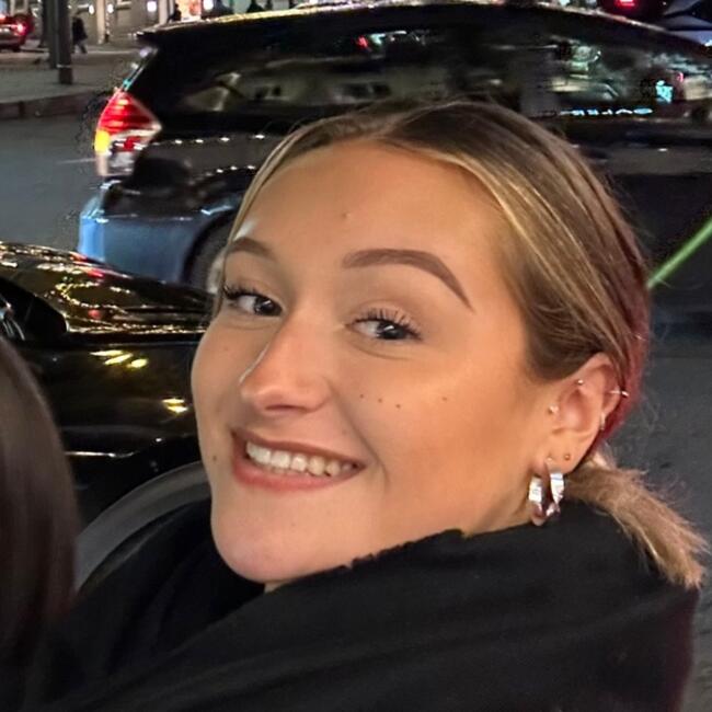 Babysitter in Croissy-sur-Seine: Mathilde