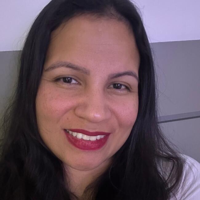 Emprego de babá em Goiânia: Amanda
