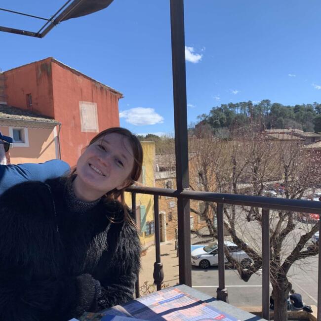 Babysitter in Saint-Julien-en-Genevois: Laurie
