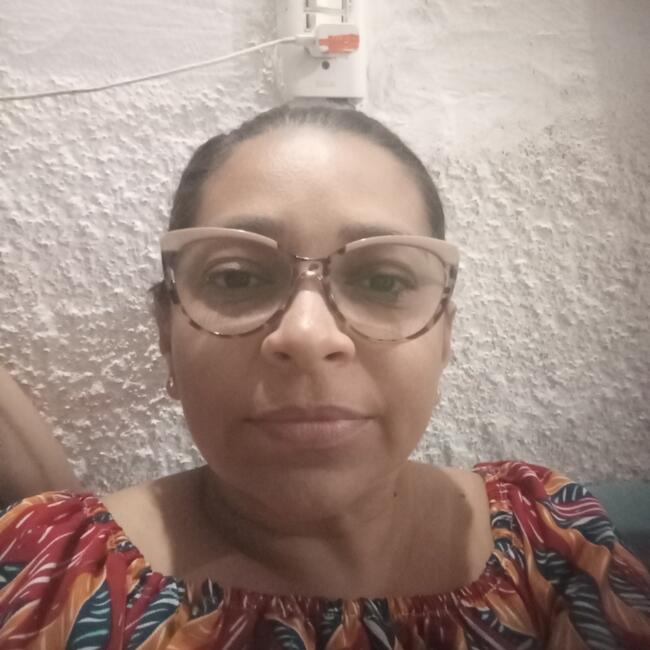 Babysitter in Caucaia: Aline