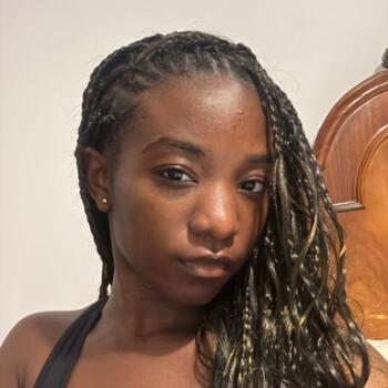Babysitter in Viseu: Yasmin