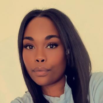 Babysitter Magny-les-Hameaux: Emelyne