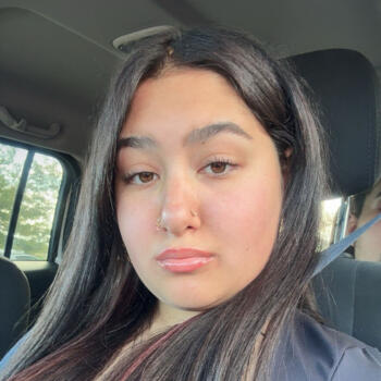 Babysitter in Troy (New York): Aliya