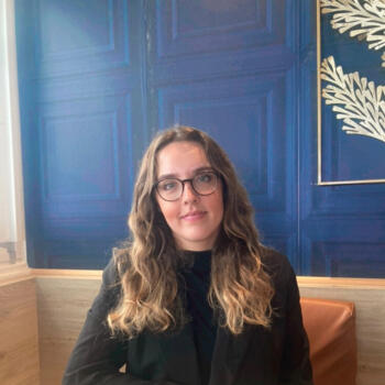 Barnvakt i Paris: Sabrina