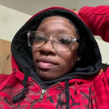Babysitter in Chicago: Janiya