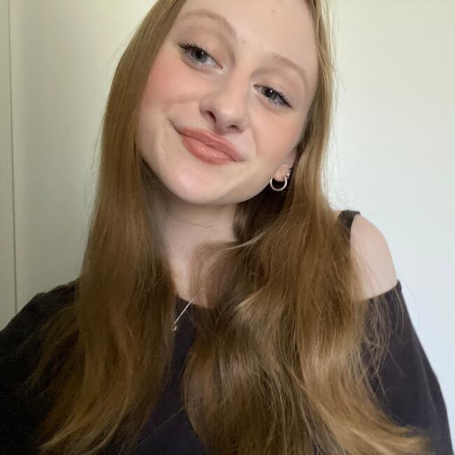 Babysitter in Canberra: Isabella