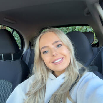 Babysitter in Plymouth: Lizzie