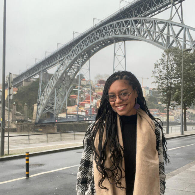 Babysitter in Porto: Franciele