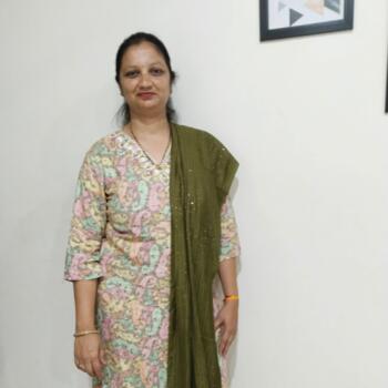 पुणे में बेबीसिटर: Dipti