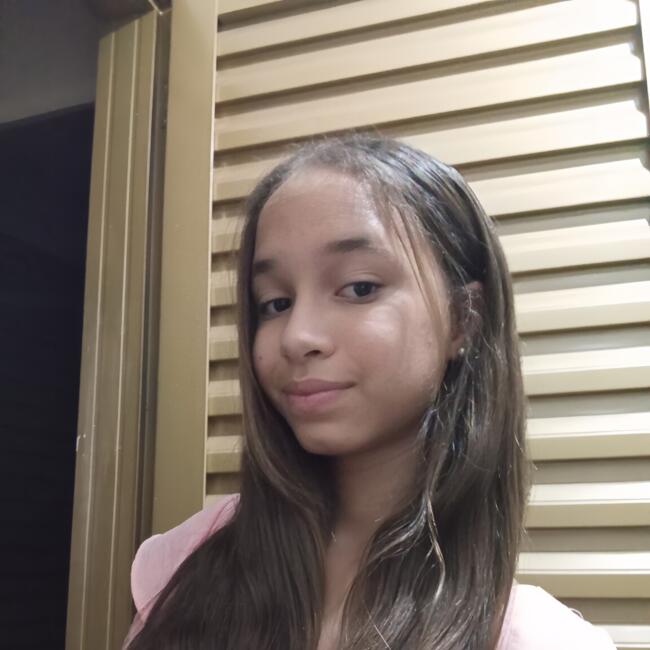 Babá em São Simão (Goiás): Vitória Dhjuly
