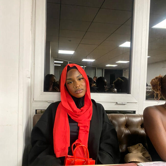 Babysitter in Saint-Cyr-l'École: Justine