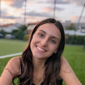 Babysitter in Pessac: Pauline