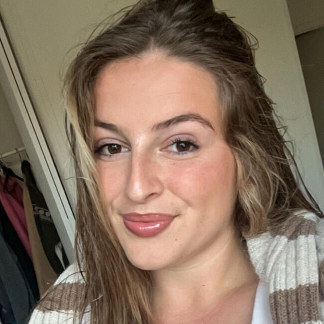 Babysitter in Marseillan: Lizie