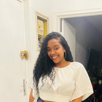 Babysitter in Torcy: Karen