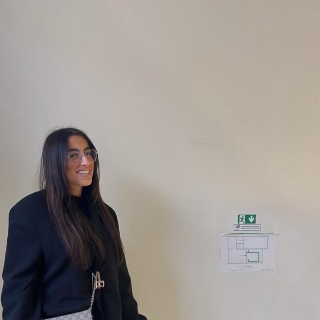Babysitter in Sint-Niklaas: Yasmine