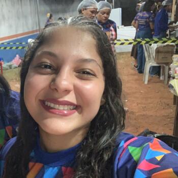 Babysitter in Belém: Monique