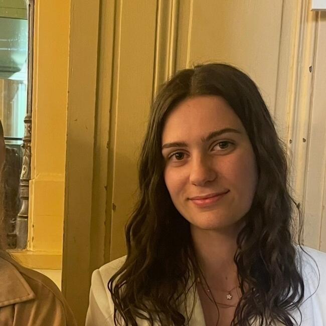 Babysitter in Besançon: Cerise