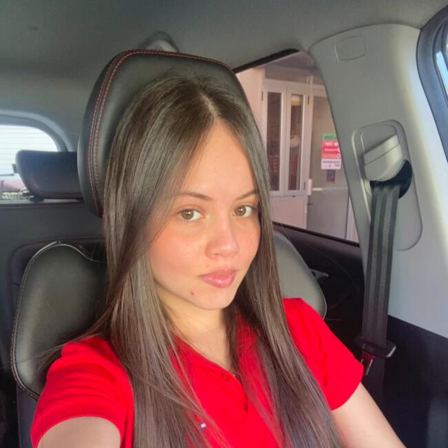 Babysitter in Macacona: Allison