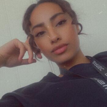 Babysitter in Montreuil: Ines