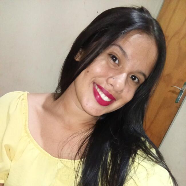 Babá em Cuiabá: Tais