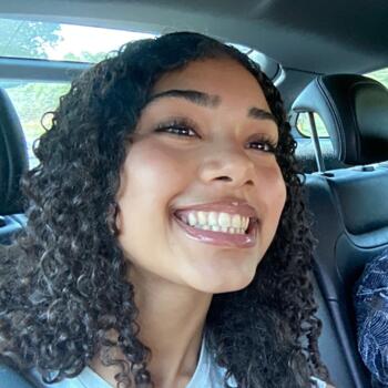 Babysitter in Nantes: Asmine