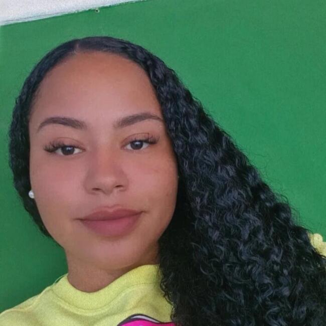 Babysitting job in Macaé: Thaiana