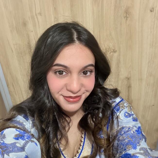 وظيفة جليسة أطفال في الدار البيضاء: Farhan