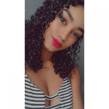 Babá em Camaçari: Taíris