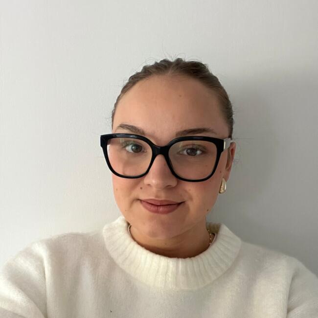 Babysitter in Gièvres: Leane