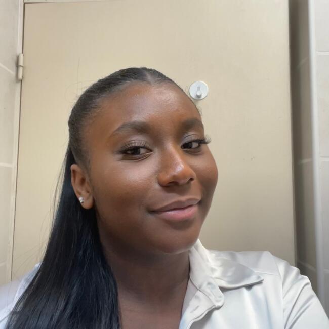 Babysitter in Fontenay-sous-Bois: Lauryn