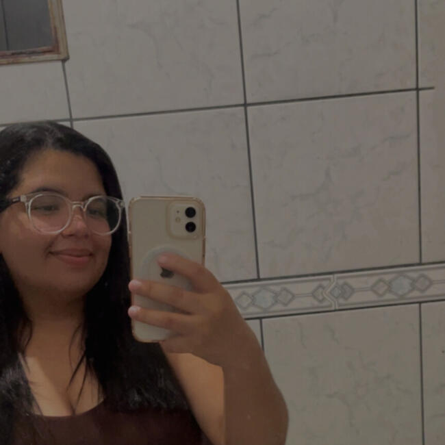 Babysitter in Montes Claros: Ana clara