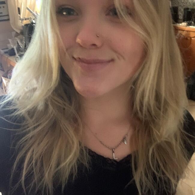 Babysitter in Bacchus Marsh: Maddie