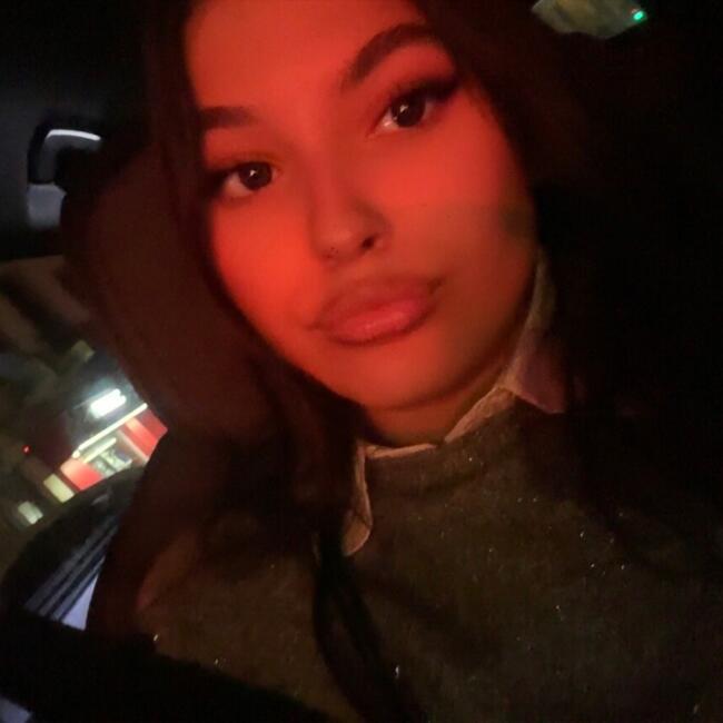 Babysitter in Saint-Etienne: Lyna