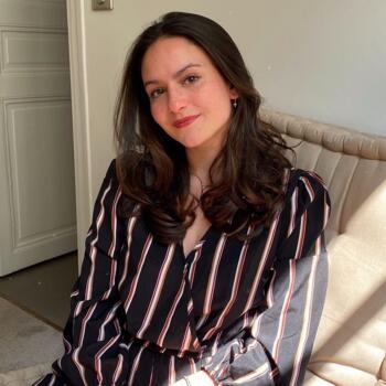 Babysitter in Paris: Delphine