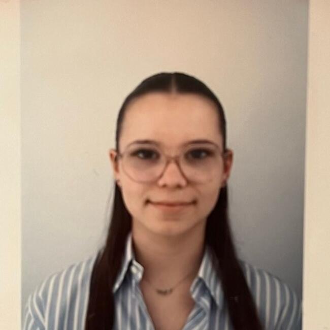 Babysitter in Cuinchy: Alexia