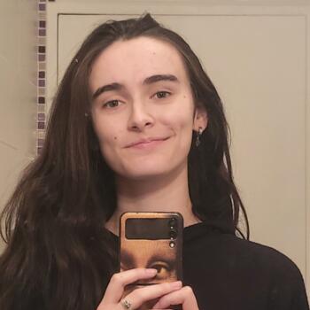 Babysitter in Marnes-la-Coquette: Lola