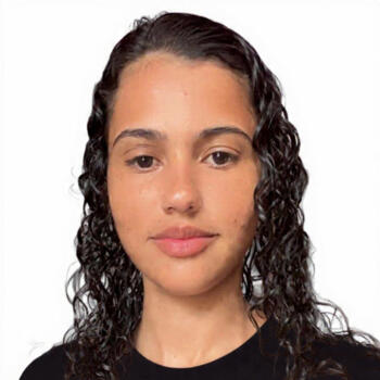Babá Vitória: Stefani