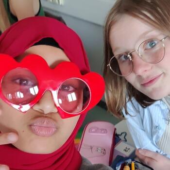 Barnvakt i Vandadalen: Khadiga