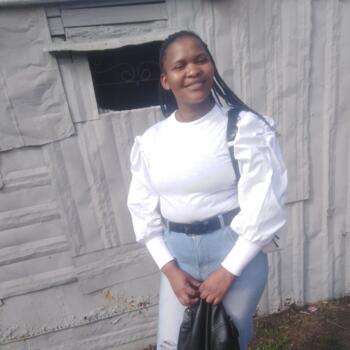 Babysitter in East London: Asive Athini