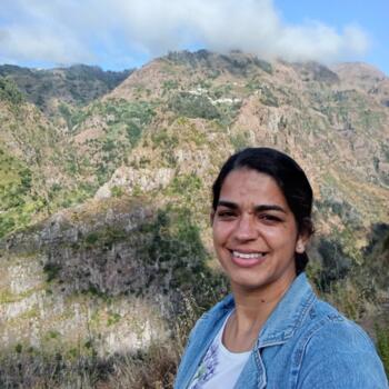 Babysitter Setúbal: Maria jose