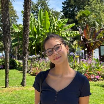 Babysitter in Orsay: Flore