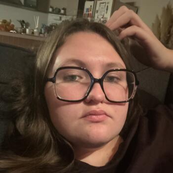 Babysitter in Bompas: Lena