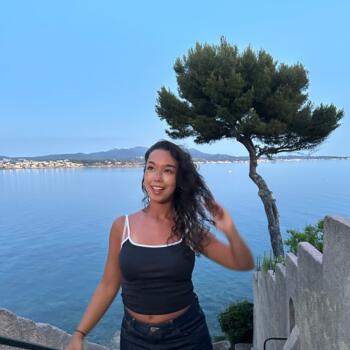 Baby-sitter à Saint-Denis: Nawel